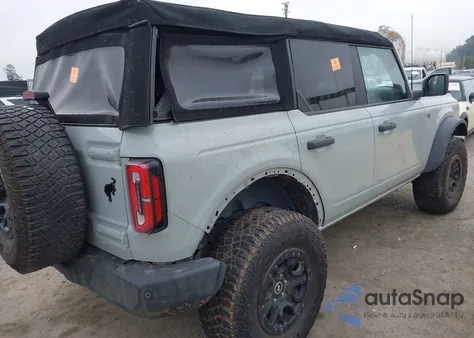 2023 Ford Bronco Wildtrak z USA, uszkodzony, nr VIN 1FMEE5DP8PLC10314